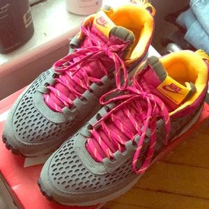 Nike Lunar LOV Trail mid ***Exclusive colorway**